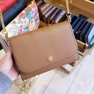 toryBurch emerson chain wallet (moose)